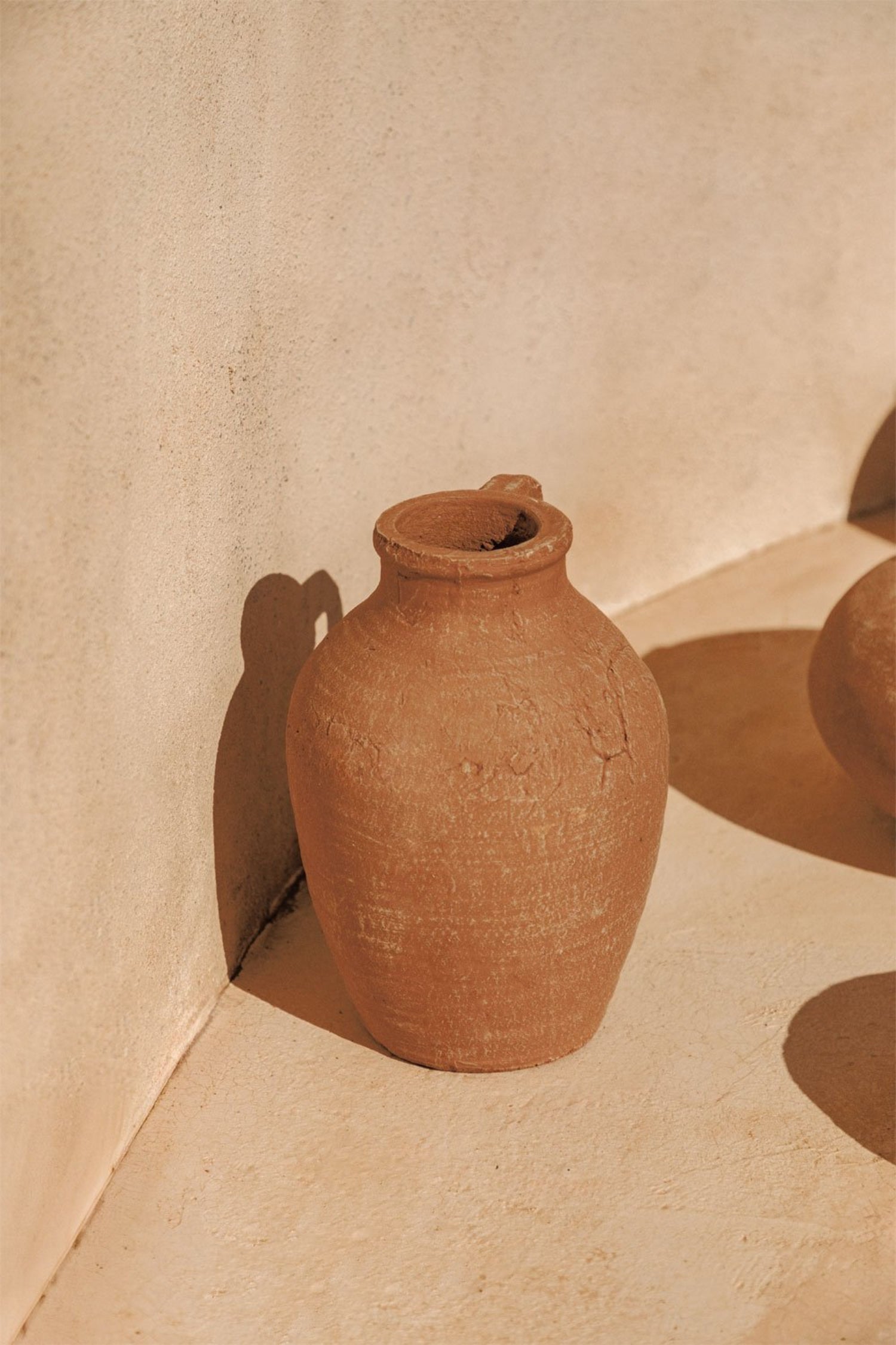 Rote dekorative Vase