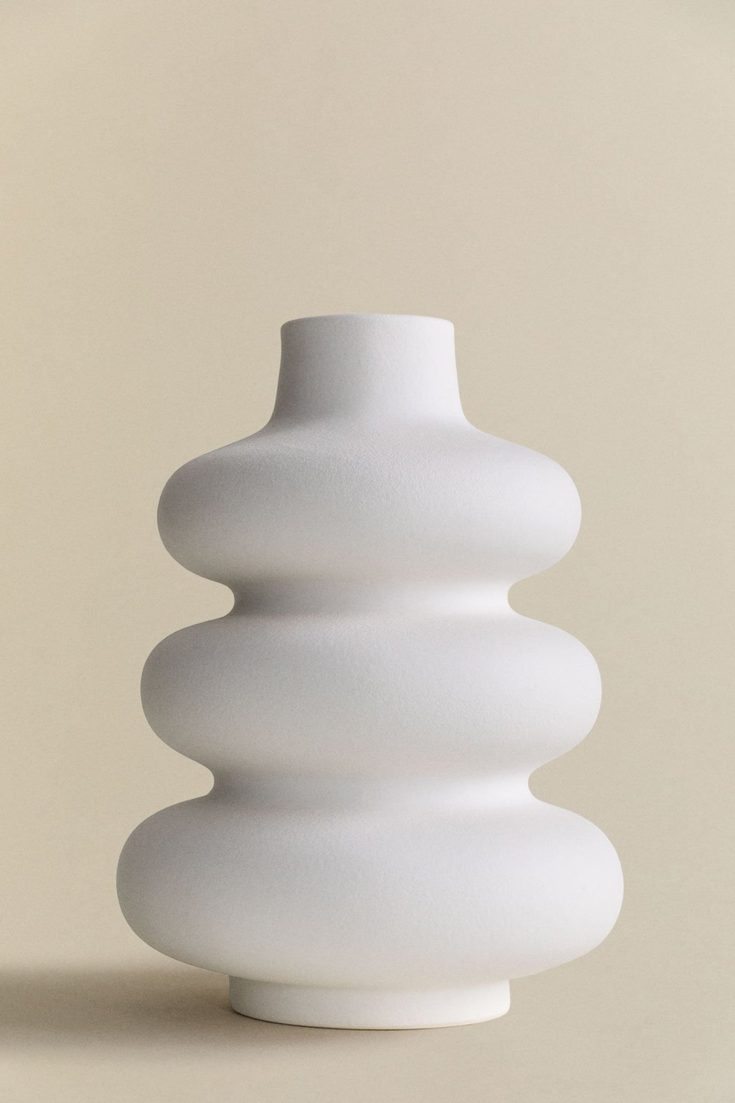 Weiße WaveForm Dekorative Vase